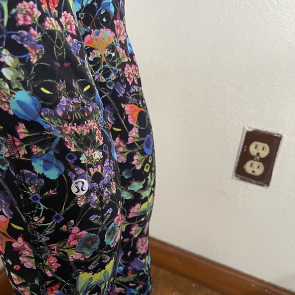 Lululemon Swift Speed High - Rise Tight 28" Flowerscope black Multi -Size 8 - Picture 13 of 16